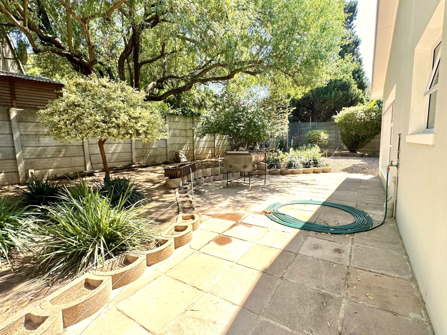 4 Bedroom Property for Sale in Panorama Western Cape